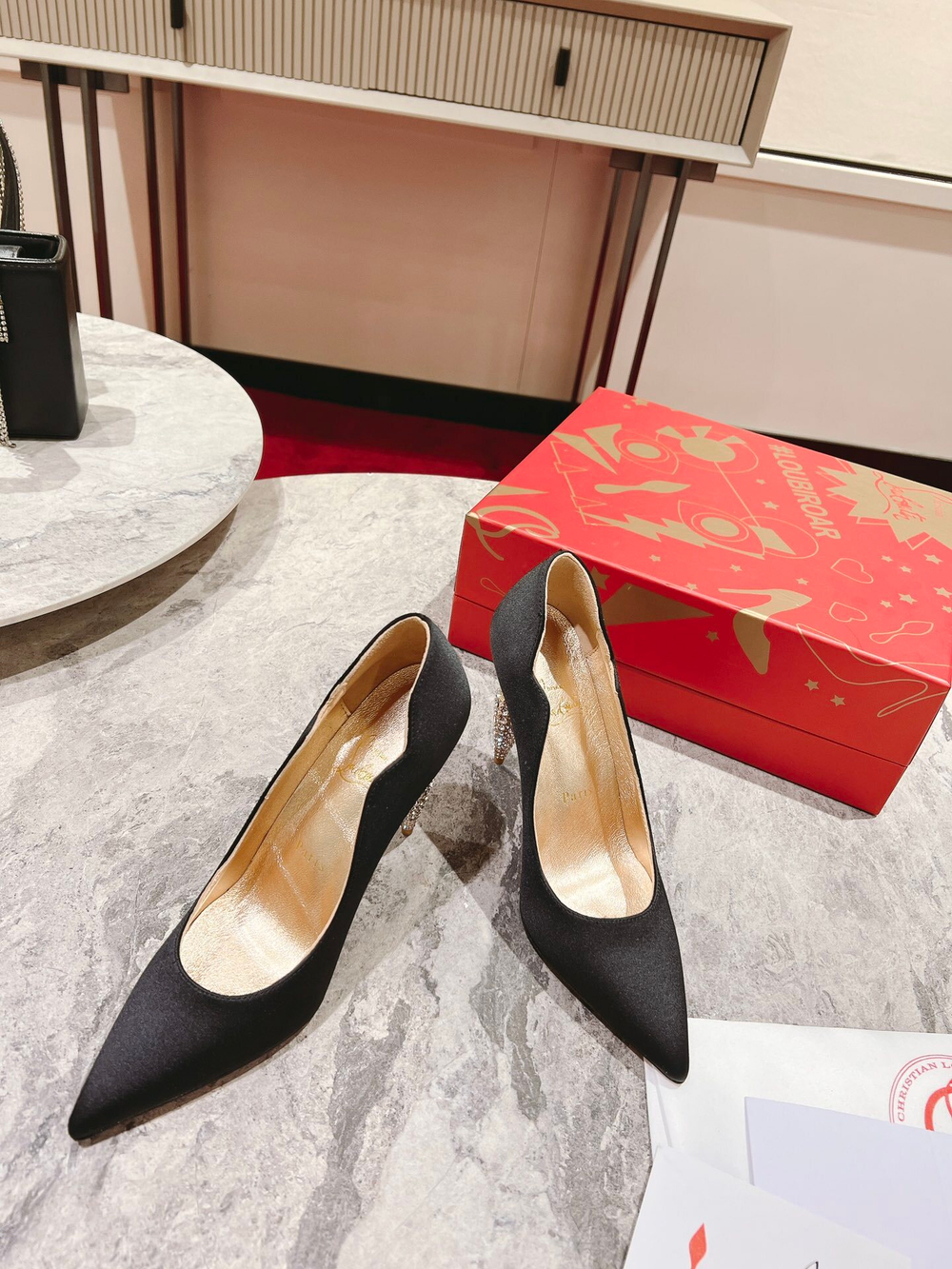 Christian Louboutin Lipstrass Pump 10 cm