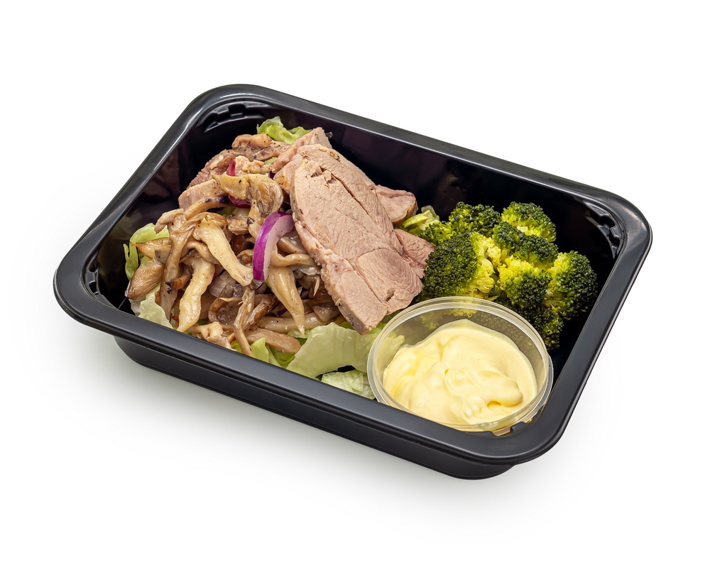 Салат с брокколи, индейкой и вешенками 200 гр