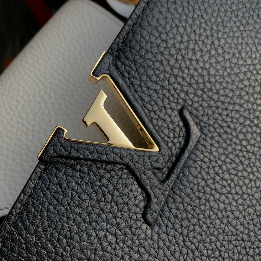 Louis Vuitton Capucines Mini