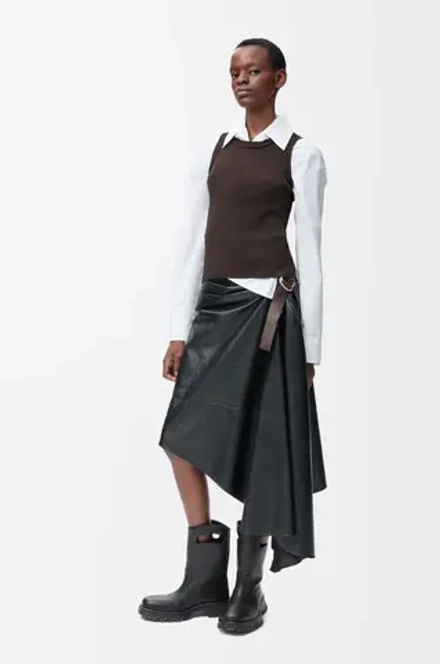 Топ LOEWE