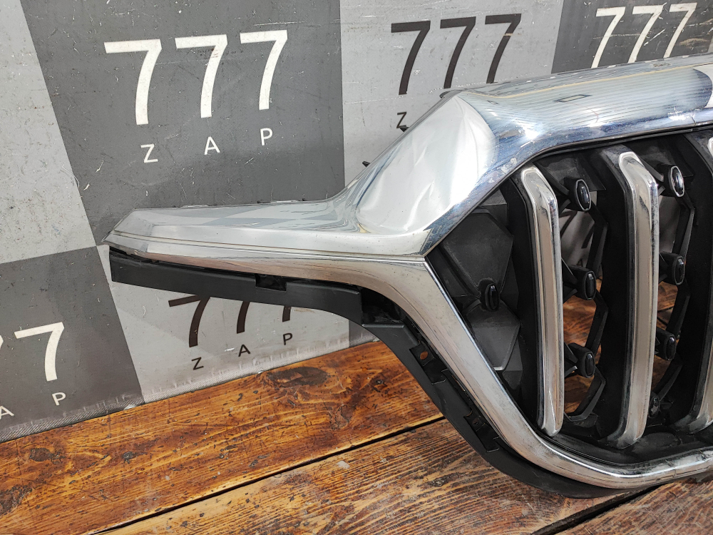 Решетка радиатора Hongqi HS5 19-нв Б/У Оригинал 8401550DD02115