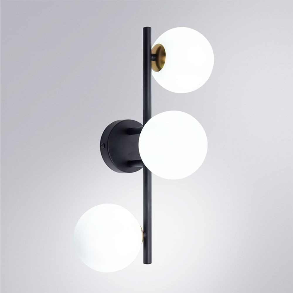 Настенно-потолочный светильник Arte Lamp