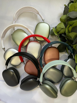 Наушники Pods Max с кожаным чехлом красный