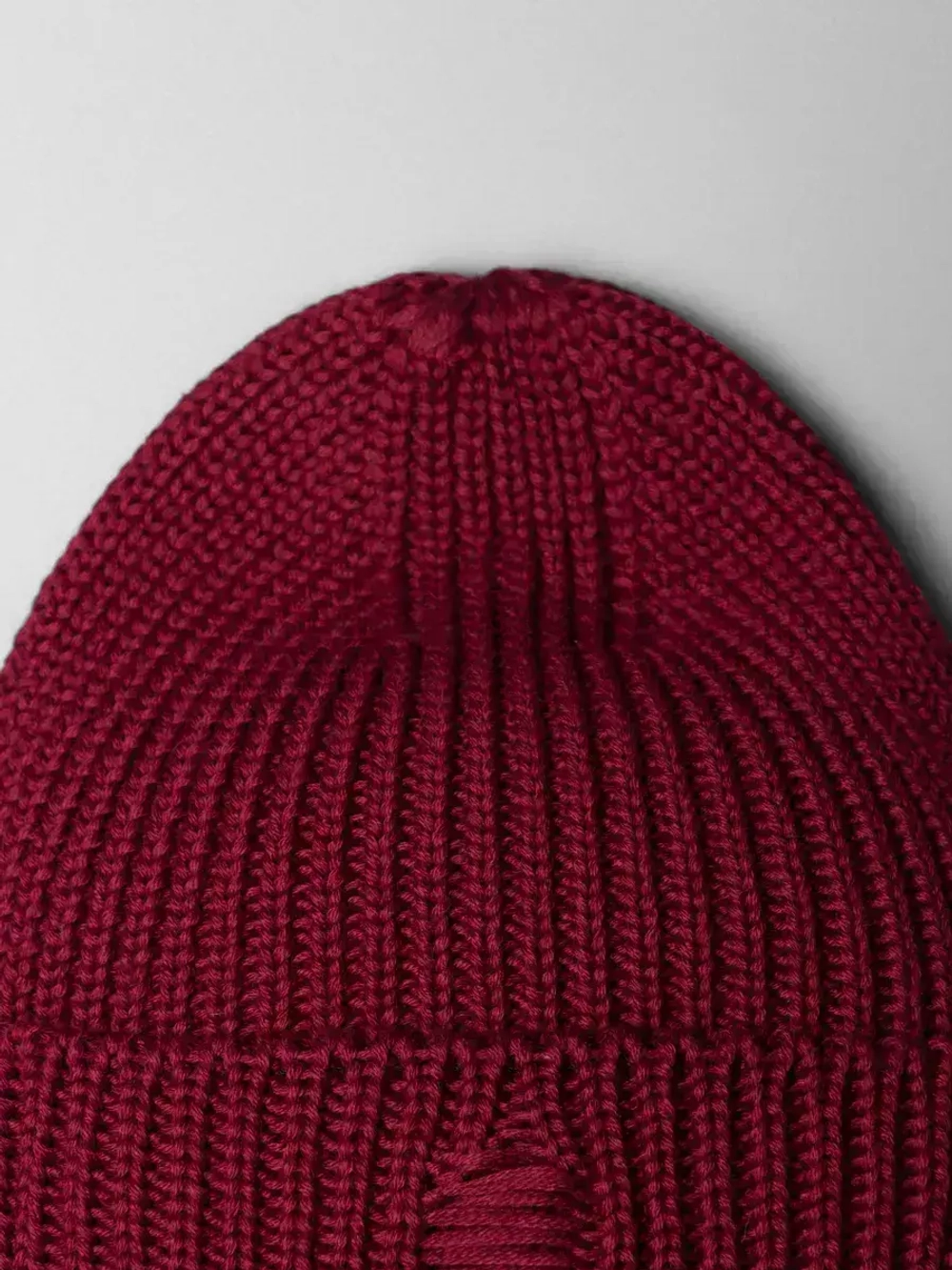 Шапка женская на осень рваная