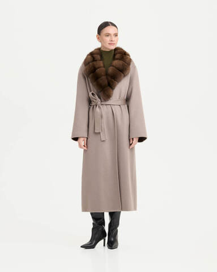Пальто кашемировое с отделкой из меха соболя