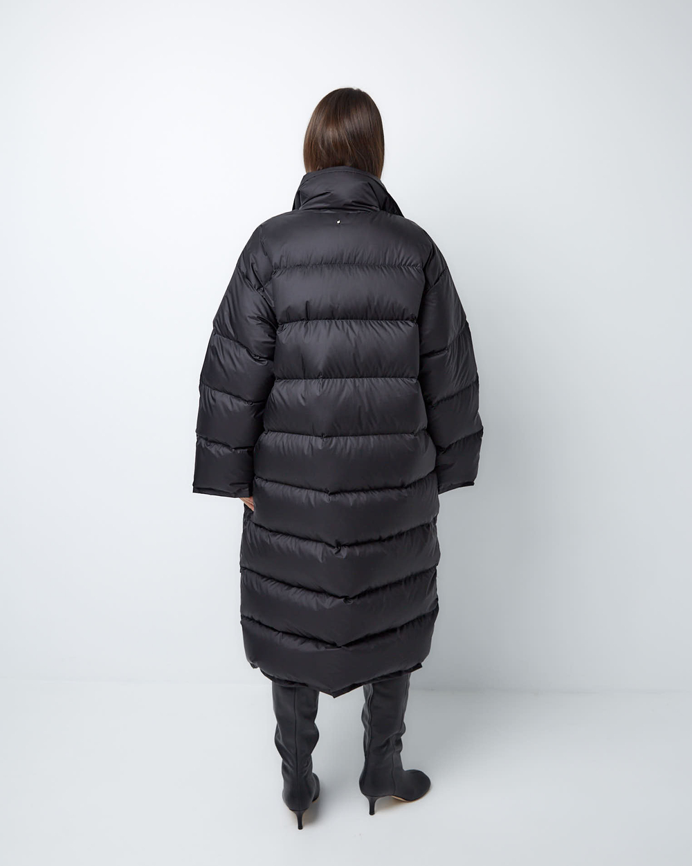 Пуховик двубортный из итальянского нейлона черный