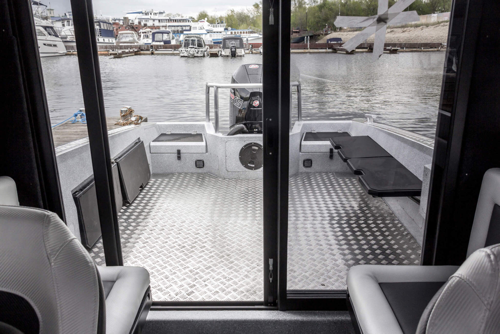 Катер Volzhanka VOYAGER 800 COB (CabinOpenBow)