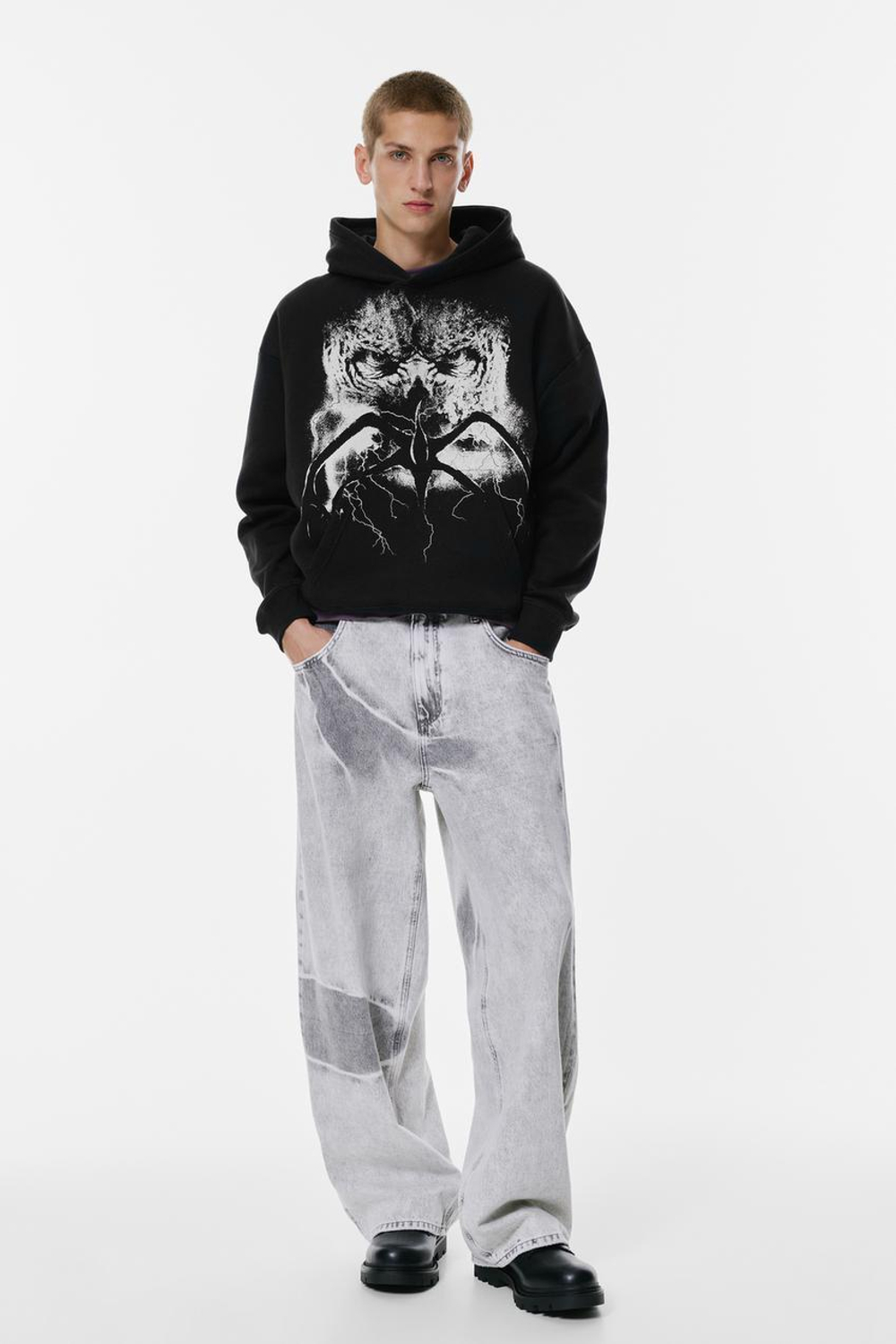 PULL&BEAR Толстовка с капюшоном"Stranger Things", антрацитово-серый