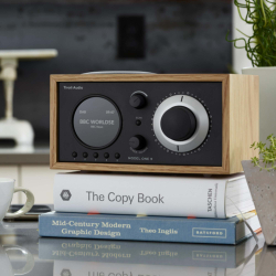 Tivoli Model One+ Дуб/Черный [Oak/Black] — радиоприемник с часами