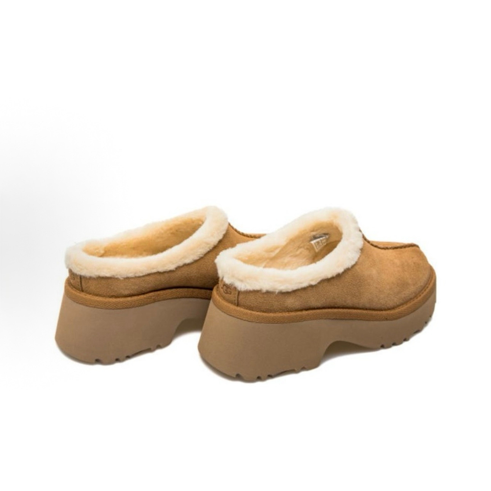 UGG New Heights Cozy Clog