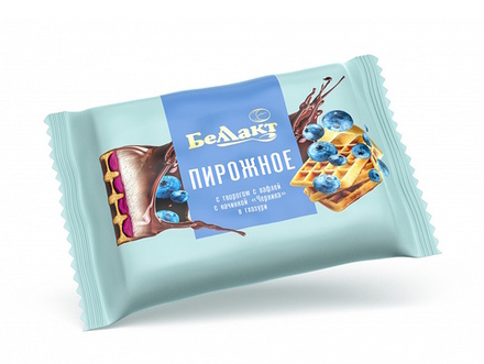 Пирожное глазированное с творогом на вафле Черника 100г. Беллакт