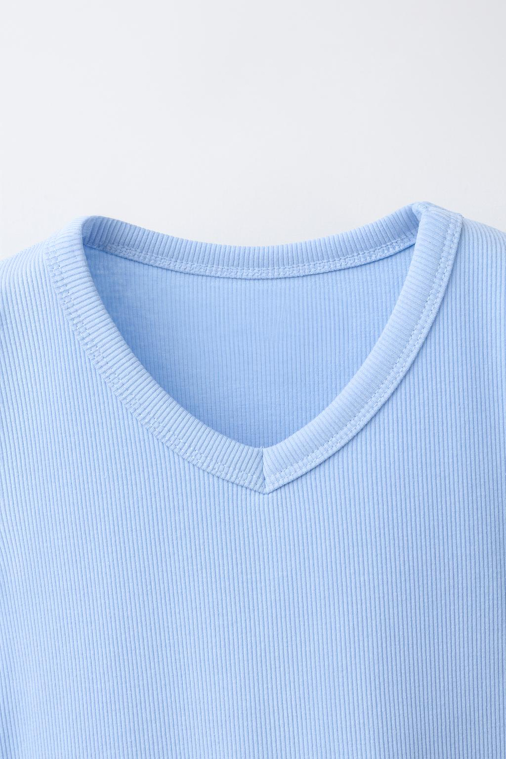 ZARA ТОП В РУБЧИК С V-ОБРАЗНЫМ ВЫРЕЗОМ, НЕБЕСНО-ГОЛУБОЙ