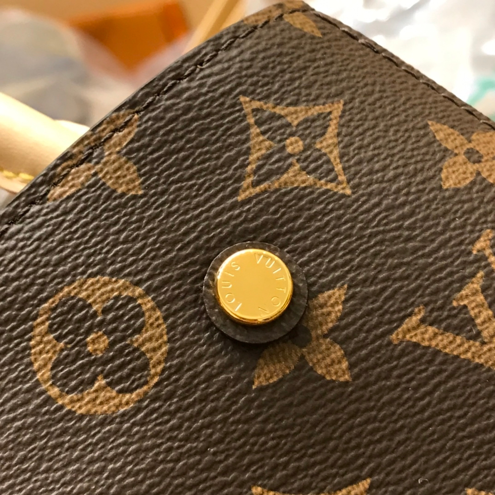 Louis Vuitton Montaigne BB