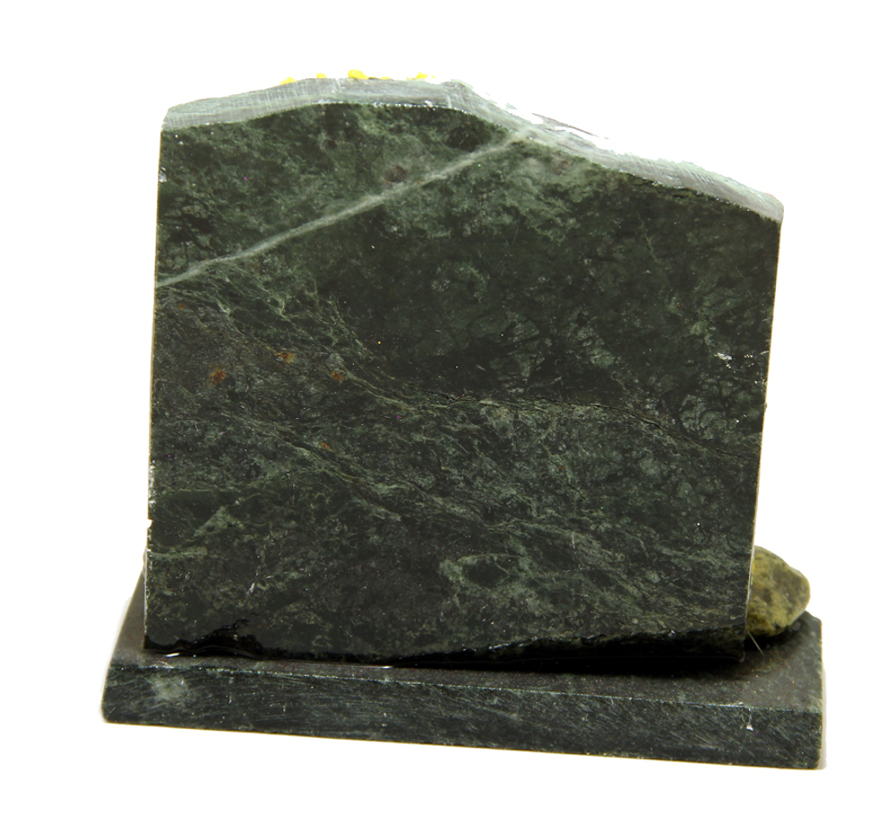 Скол камня ( змеевик) с репродукцией " Сова" и минералами 125-50-110 мм вес 570гр.