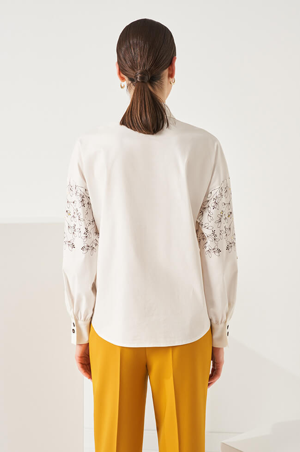 22834 Блузка женская (молочный)