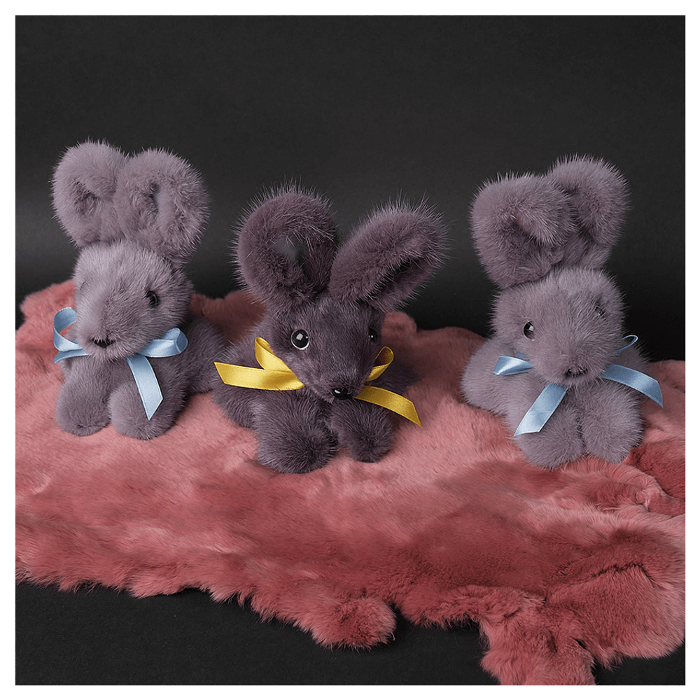 Мягкая игрушка из меха «Зайка Веснуша»