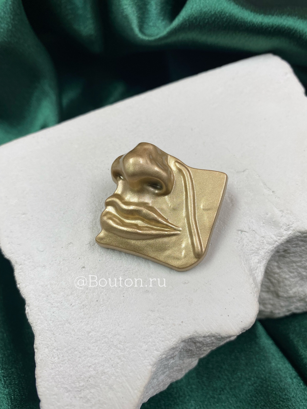 Пуговицы Скиапар. "Лицо" античное золото