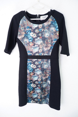 Платье T-Room стильное 44 размер