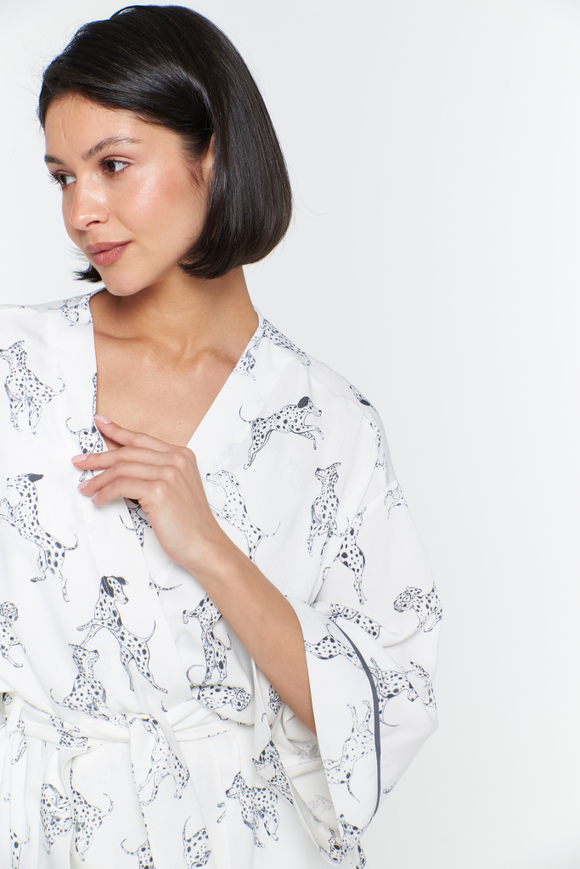 Халат из вискозы с кантом и далматинцами мини