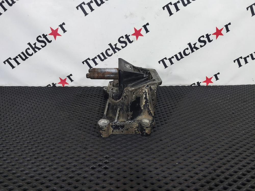 Подушка двигателя задняя