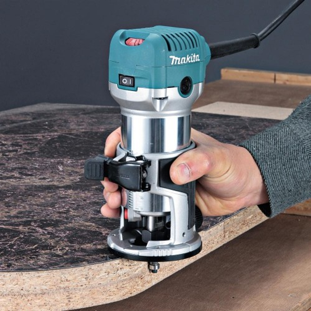 Фрезер сетевой MAKITA RT 0700 C RT0700C