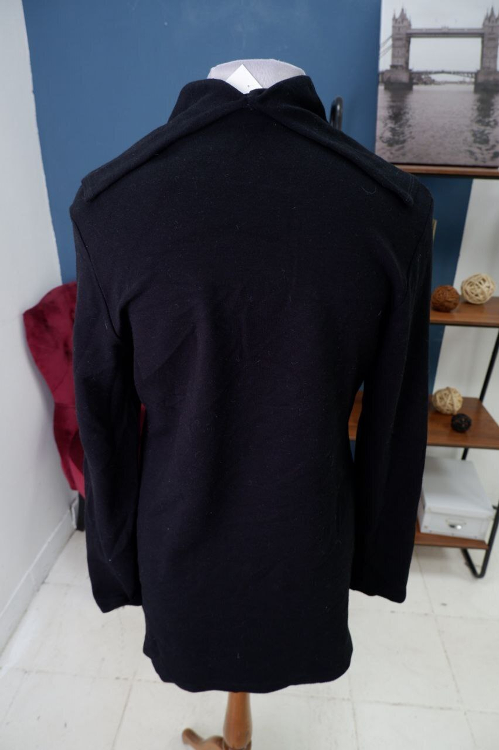 Джемпер черный с вышивкой 48 размер