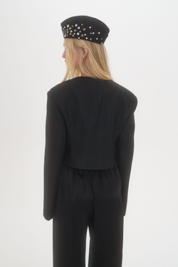 Укороченный приталенный жакет