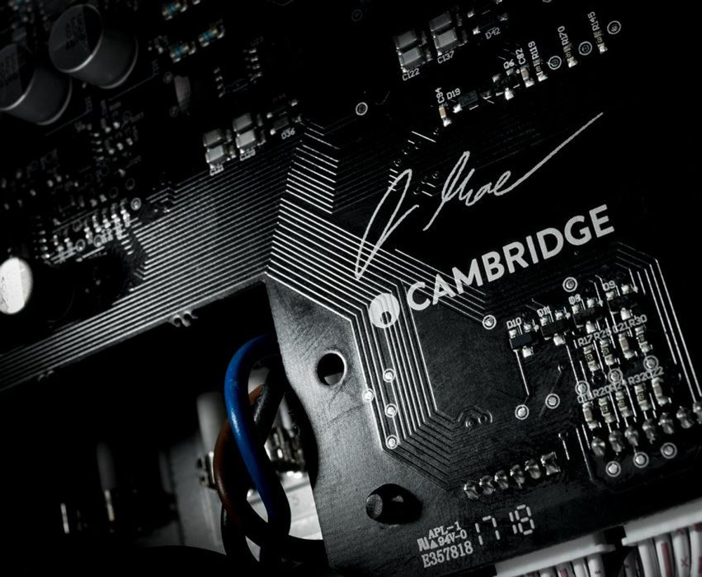 Cambridge Audio Edge W Power Amplifier Dark Grey — усилитель мощности