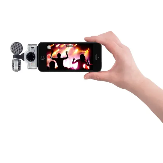 Zoom iQ7