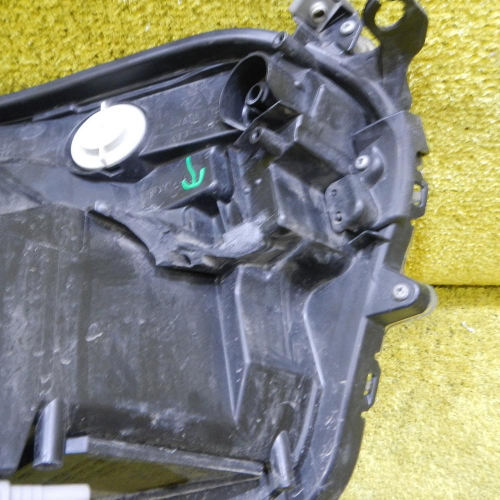 Битая Фара левая Toyota Rav 4 CA40 (2015-2019) LED