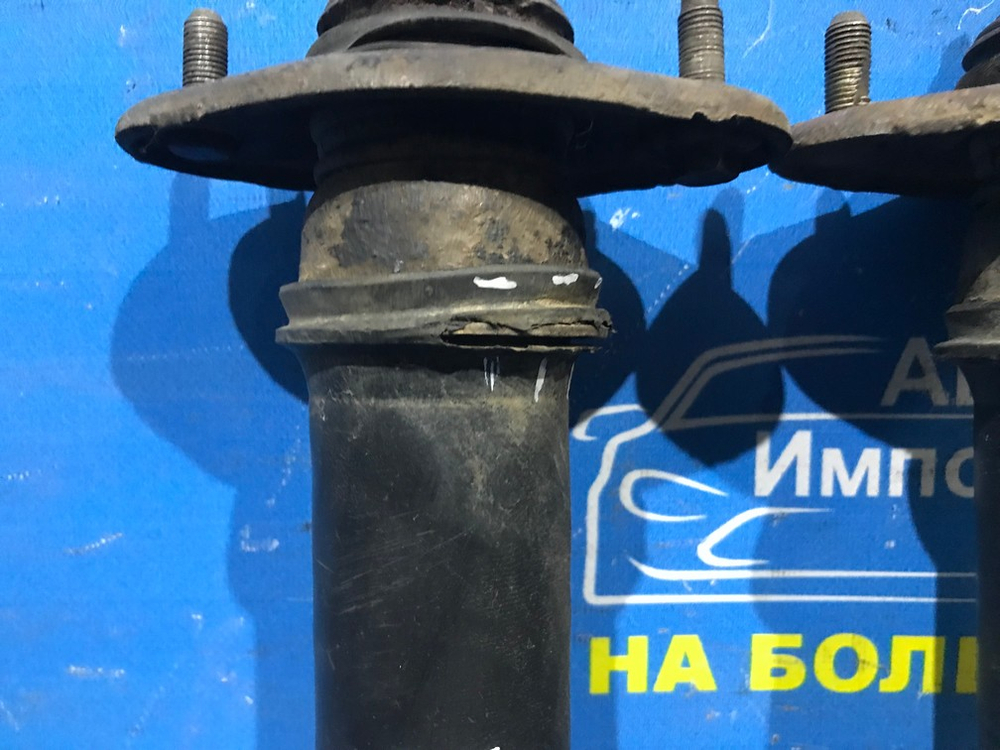 Амортизатор задний MITSUBISHI RVR 1996