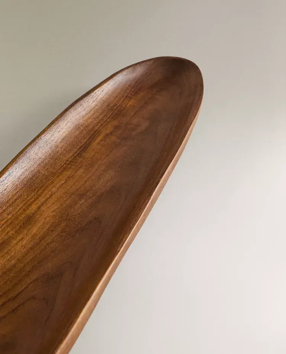 ZARA HOME ДЕКОРАТИВНЫЙ ПОДНОС ИЗ ДРЕВЕСИНЫ ТИКА, СВЕТЛО-БЕЖЕВЫЙ