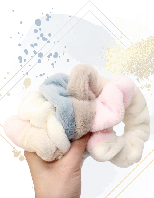 Плюшевая-меховая резинка для волос. диаметр 10 см.