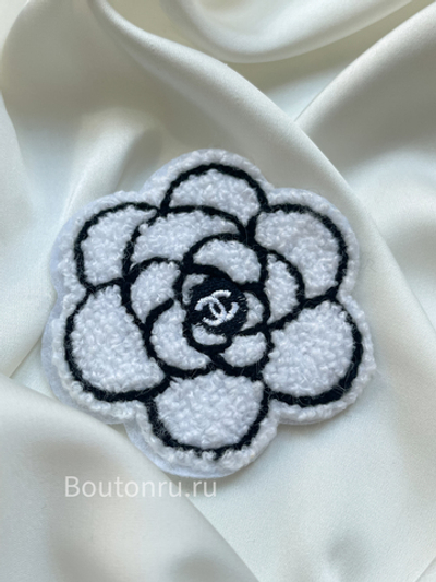Нашивка Шан. махровая цветок черный с белым 7 см
