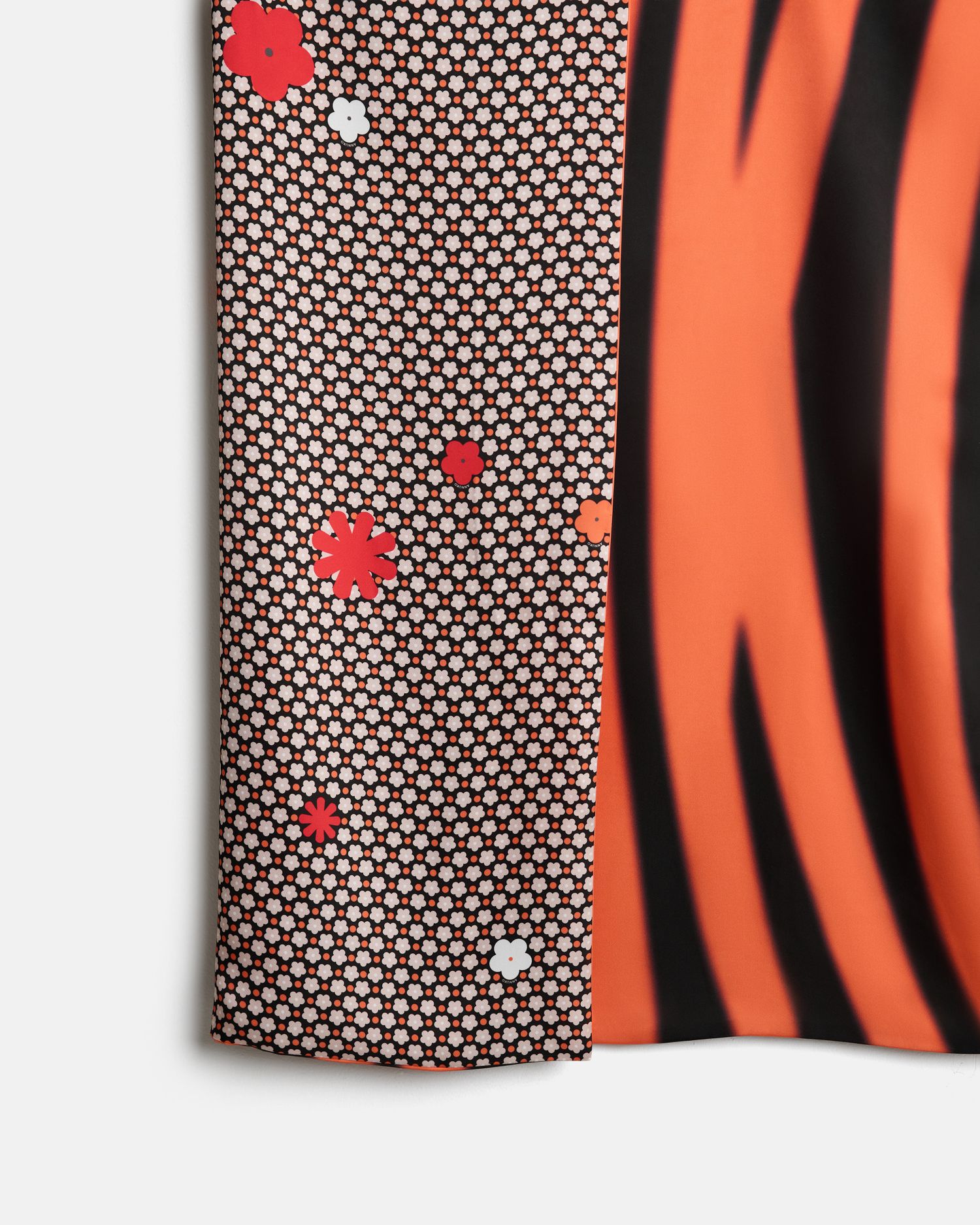 ДВУХСТОРОННИЙ ПЛАТОК 107х107 ПРИНТ