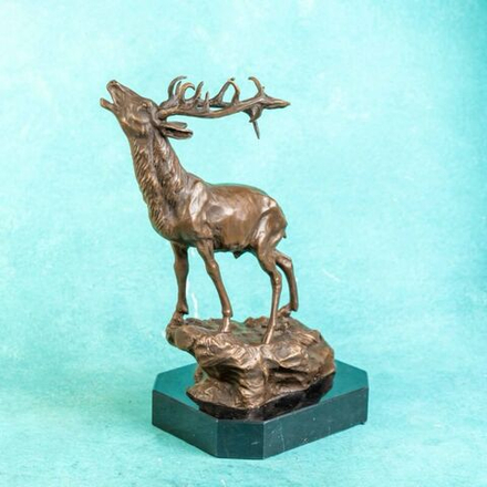 Винтаж: Кабинетная скульптура «Олень»