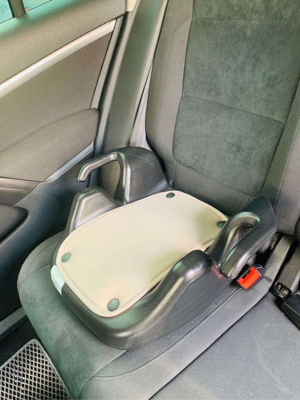 Автокресло (бустер) PL 311 ПК (55. BEIGE)