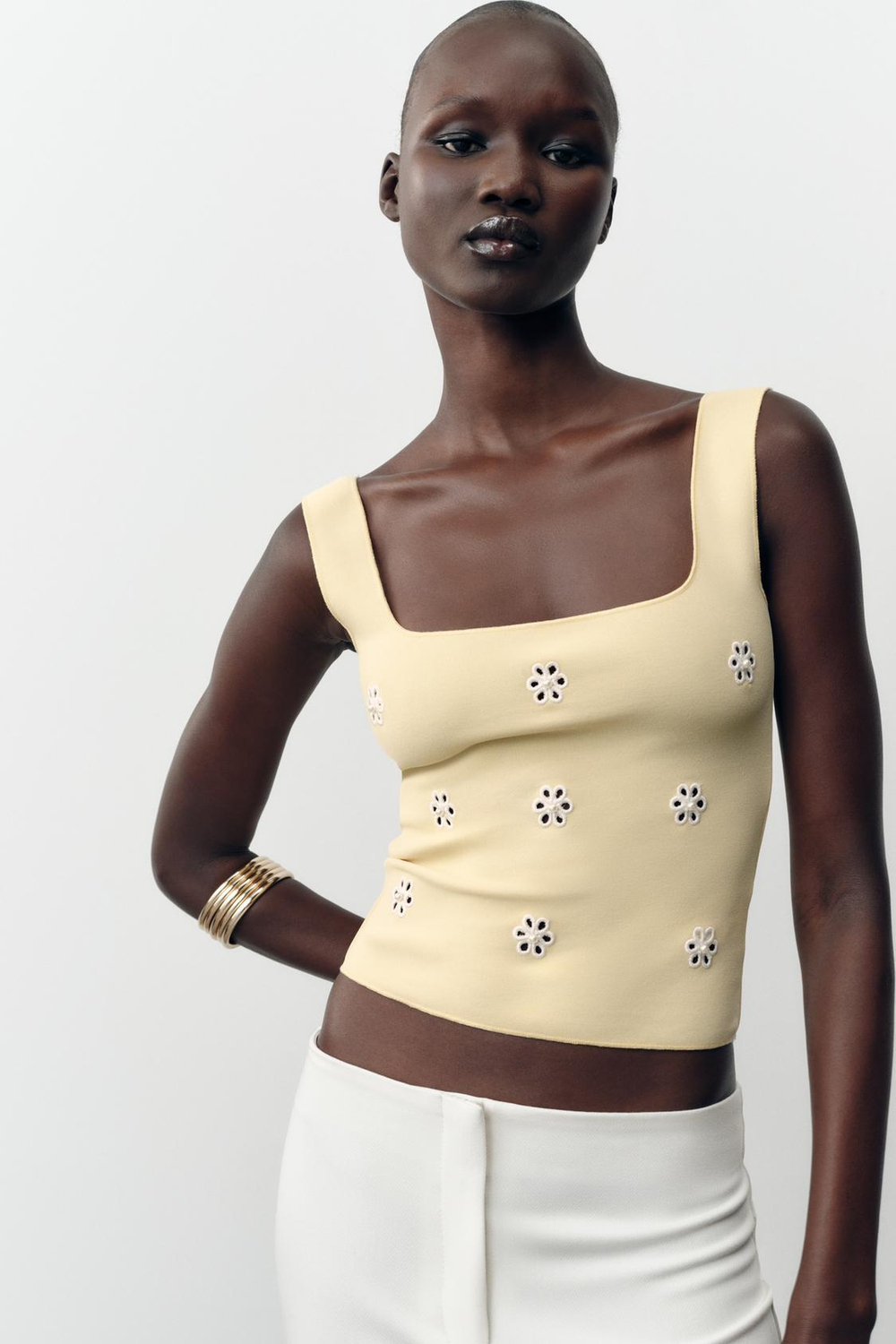 ZARA ТОП ИЗ ЭЛАСТИЧНОЙ ТКАНИ С ЦВЕТОЧНОЙ ВЫШИВКОЙ, ЖЕЛТЫЙ