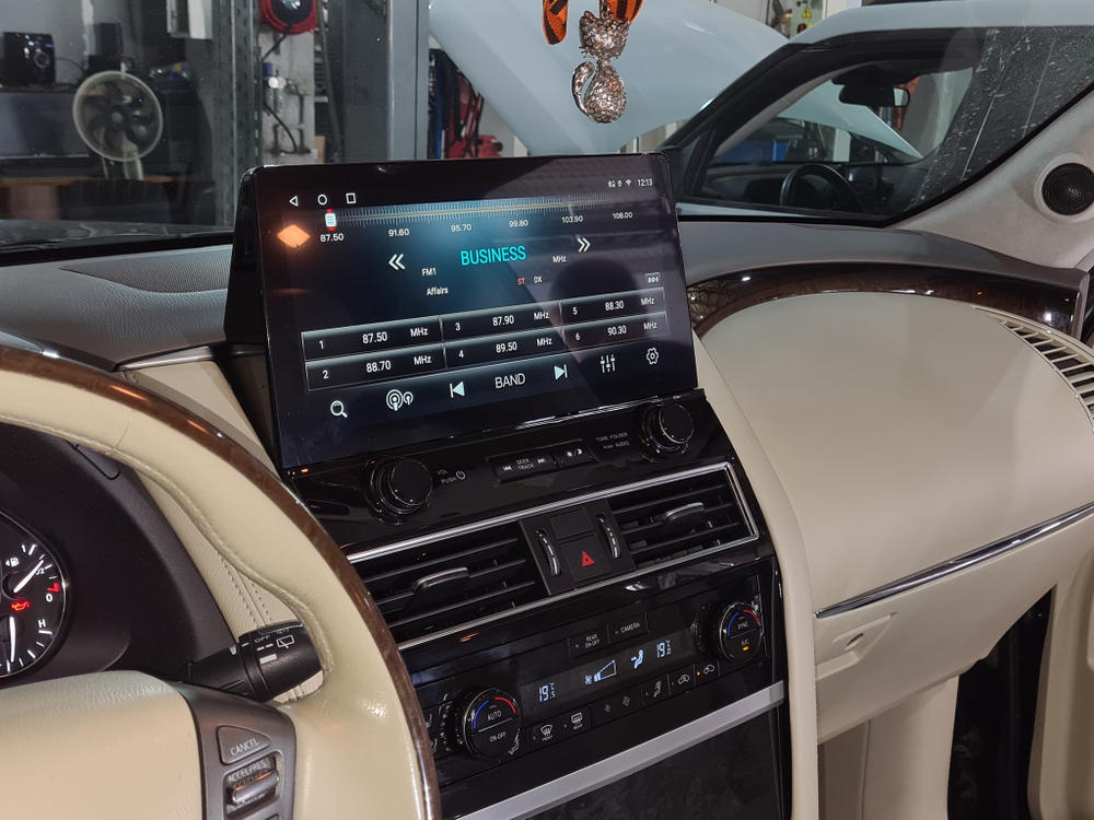 Магнитола для Infiniti QX80 / QX56 2010-2024, Nissan Patrol Y62 (поддержка Bose, 360 и мониторов) - Carmedia ZH-N1401 монитор 14", Android 12, 8/128Гб, CarPlay, 4 SIM-слот, беспроводная зарядка