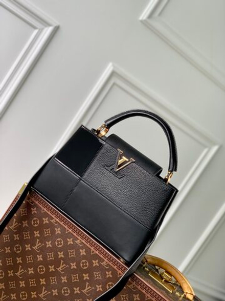 Louis Vuitton Capucines MM