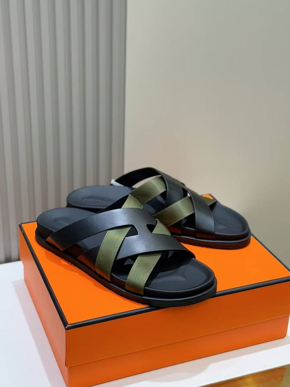 Шлёпанцы Hermes