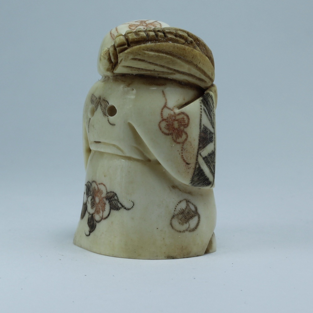 Нэцкэ Фукурокудзю с кукурузой и корзиной рыбы