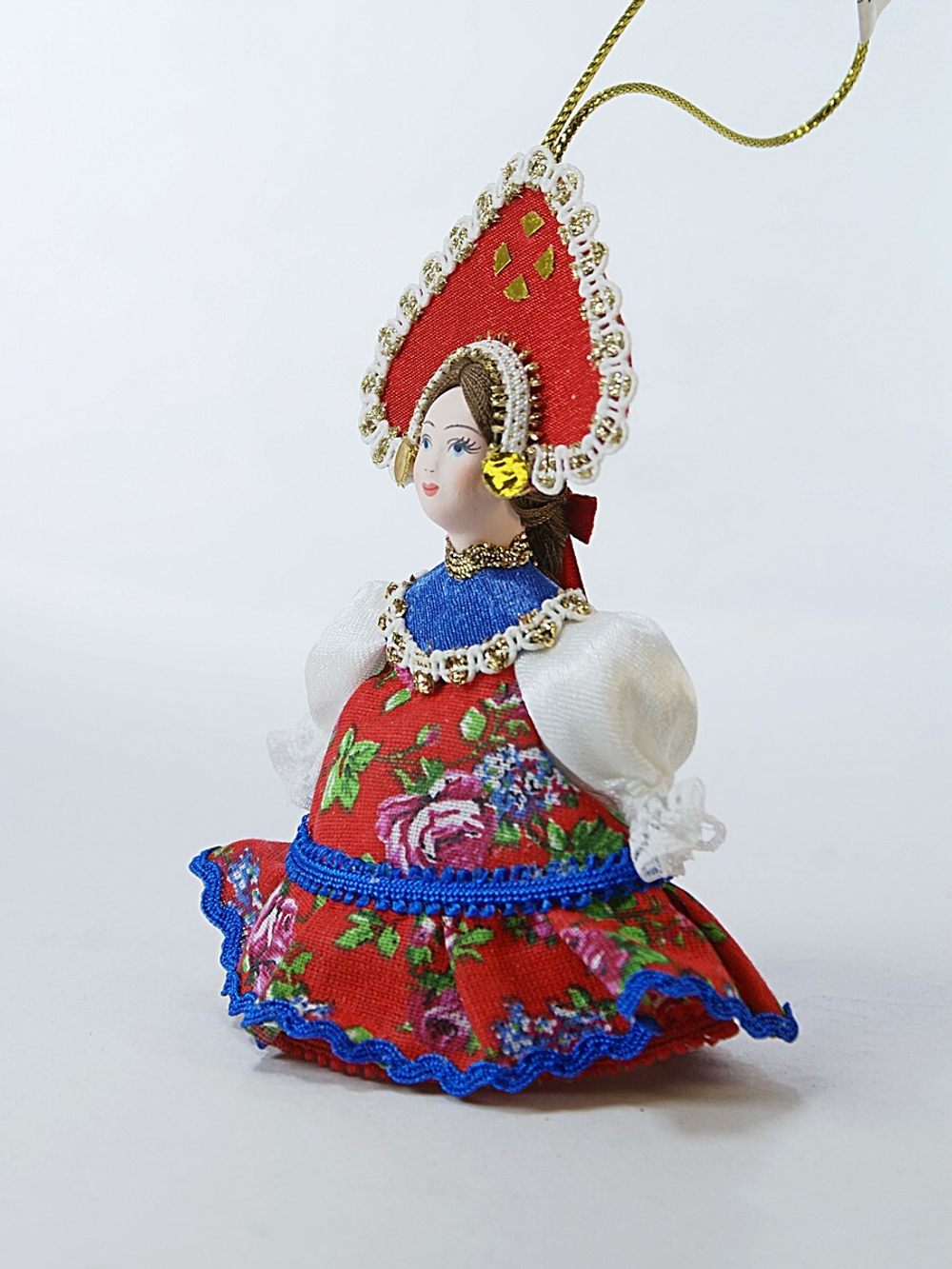 Кукла-подвеска в сарафане с воланами