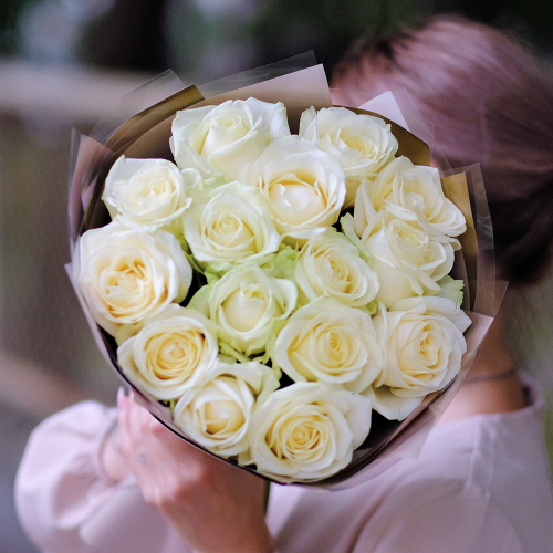 Купить Нежный букет 15 белых роз "Улыбка"