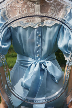 Платье миди со вставкой на груди голубое