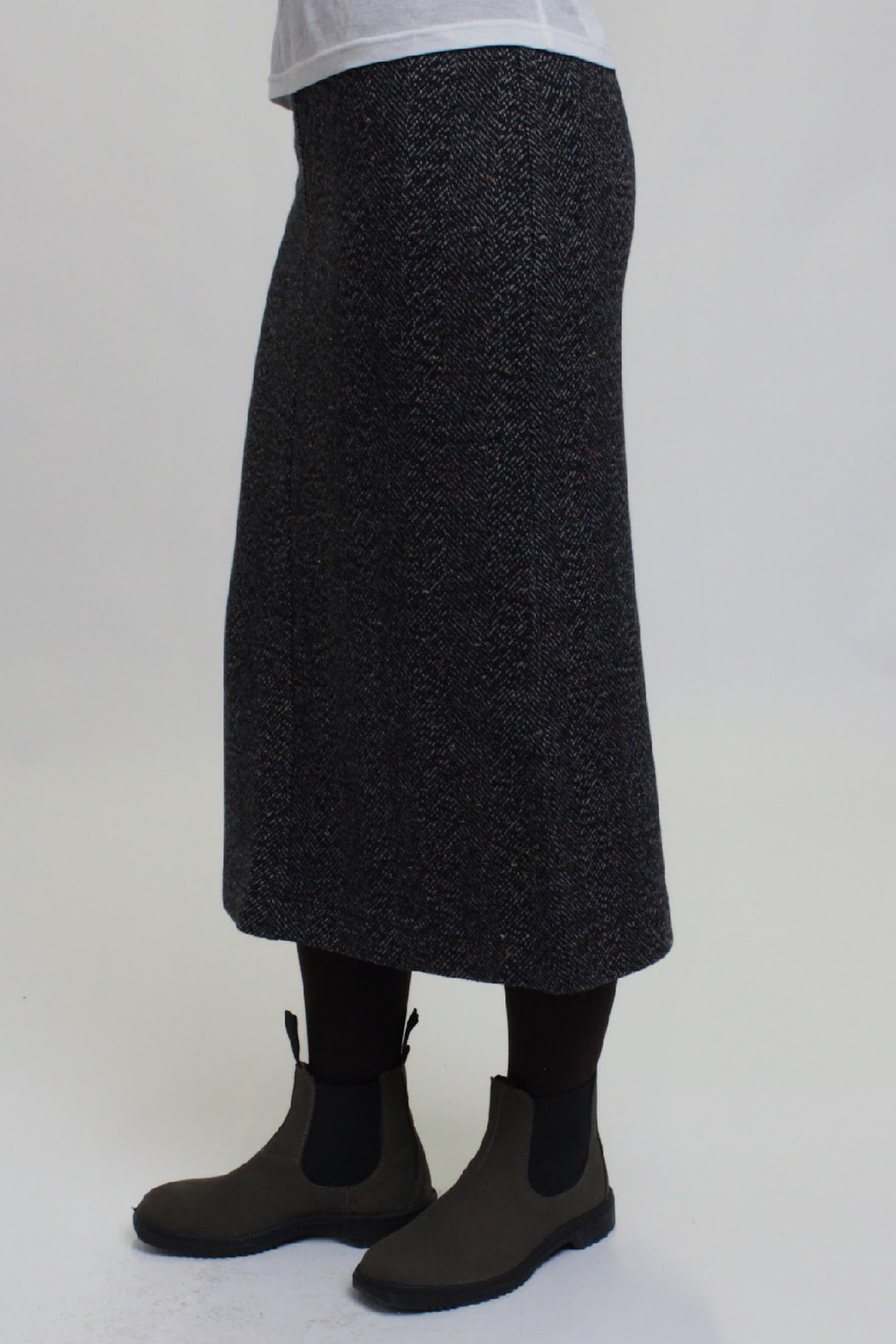Юбка с разрезом из шерсти в елочку