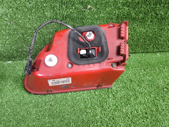 Фонарь левый внутренний Porsche Macan 95b (14-18)