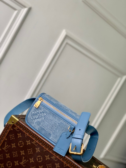 Louis Vuitton Bosphore Wearable Wallet