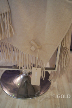 Плед из 100% кашемира 145x180 см. (GOBI )  - кремовый