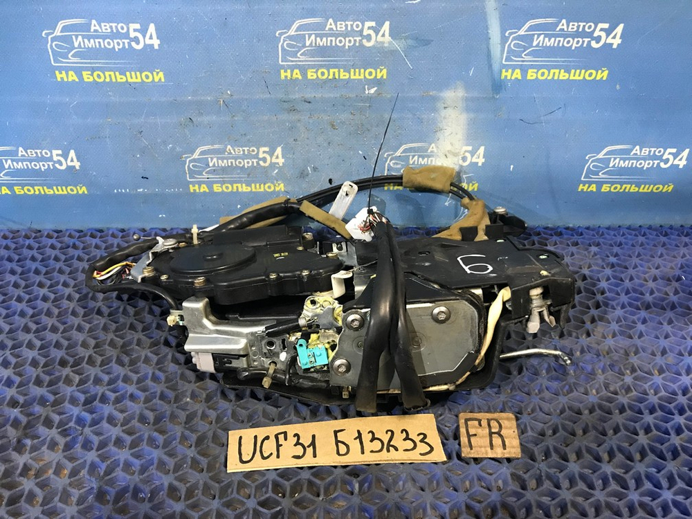 Замок двери передней правой TOYOTA CELSIOR 2000-2006
